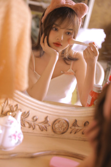 漂亮的女邻居2